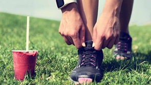 jogger tying up laces fitness