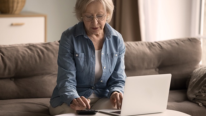 senior_person_calculating_how_much_superannuation_when_retired