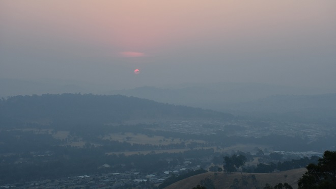 smoke_over_wodongafrom_nearby_bushfires