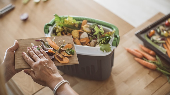 How to choose the best kitchen compost caddy