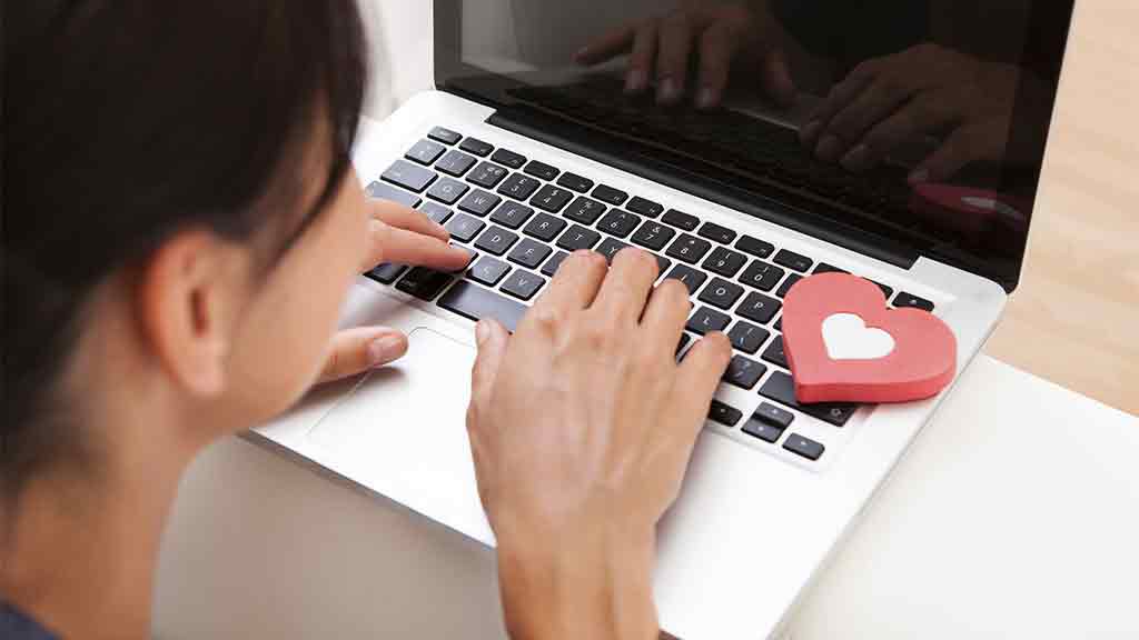 Why Do Guys Have Such Trouble With Online Dating Sites?