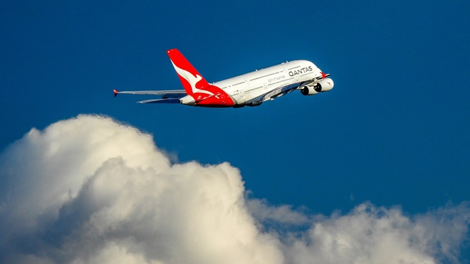 qantas plane flying in sky